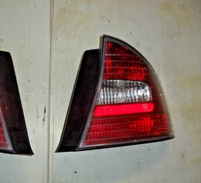 2005 06 2007 SUBARU LEGACY OUTBACK  SEDAN  RIGHT PASSENGER SIDE TAILLIGHT - Image 1 of 2