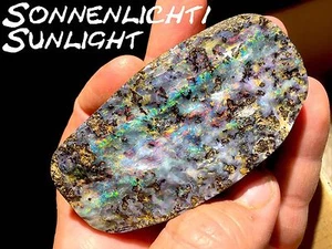 700 ct. GEM FARBEN SAMMLER BOULDER OPAL ROT/GOLD/GRÜN VIDEO FLASHFIRE-OPALS - Picture 1 of 6