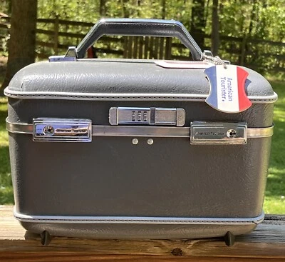 复古 American Tourister 火车箱 灰色 硬侧随身行李箱标签 — 第 1/4 张图片