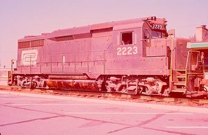 ORIGINAL KODACHROME SLIDE PENN CENTRAL GP-30 #2223 - Picture 1 of 1