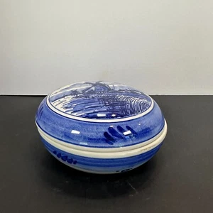 Vintage Delft Dutch Souvenir White and Blue Delft Round Lidded dish  - Picture 1 of 8