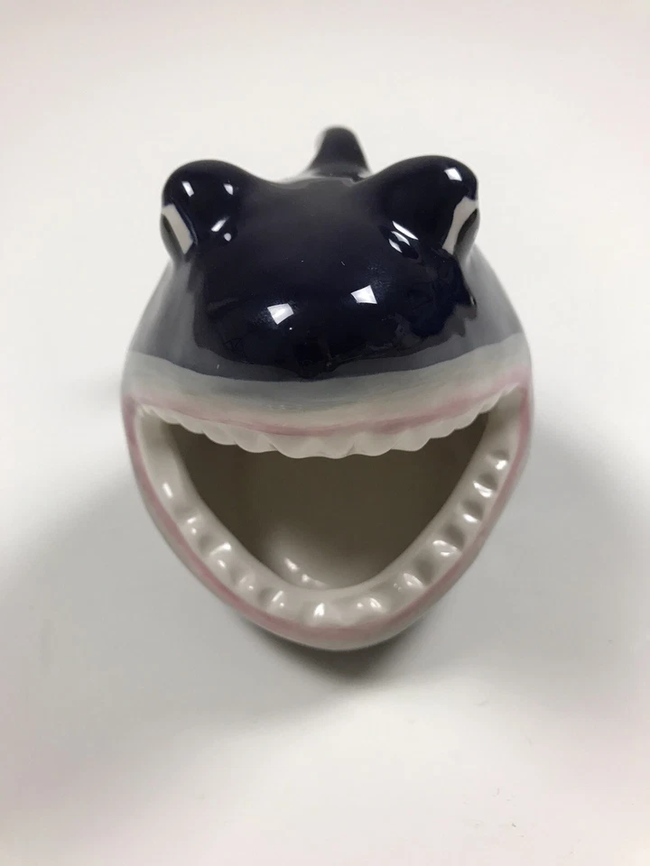 B W fish sponge holder - Image 1 of 4