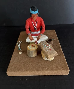 Talla en madera Navajo ~ Nelson B Watchman ~ El fabricante de joyas - Imagen 1 de 8