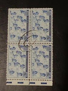 *SCOTT #935 – 1945 3c US Armed Forces: Navy - BLOCK OF 4 Used - # 1700 - Picture 1 of 2