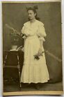 orig. KAB Kabinett Foto Fotografie Bild alt Frau Dame Mode um 1890 Mädchen Kleid