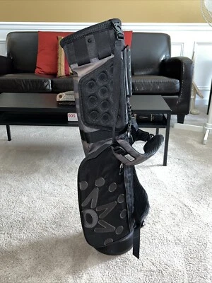 TOTALMENTE NUEVO Scotty Cameron - Bolso Domingo - Camuflaje 2024 - En mano, listo para enviar Foto 1 de 3