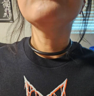 Bloqueo de collar de eternidad de titanio negro mate de 15" Foto 1 de 4