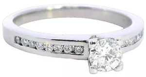 Enchanting Elegance: 18ct White Gold Diamond Ring with Centrepiece Brilliance - Picture 1 of 13