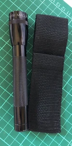 MAGLITE MINI MAG LITE AA NERA Pila Torcia MINI Mag Lite AA con fodero - Imagen 1 de 9