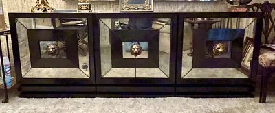 Antiguo aparador de mediados de siglo Credenza cabezas de león dorado 84" 3 cajones y 4 estantes Foto 1 de 4