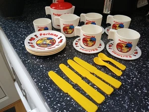 VINTAGE POSTMAN PAT BLUE BIRD TEASET - Picture 1 of 9