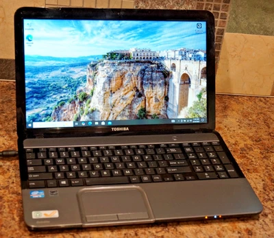 Active 22H2 WIN10 PRO Toshiba L855-S5405 Gen3 i3@2.50GHz,4GB RAM,720GB HDD - Image 1 of 4