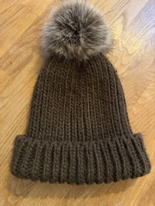 Ladies Bobble Hat - Picture 1 of 4