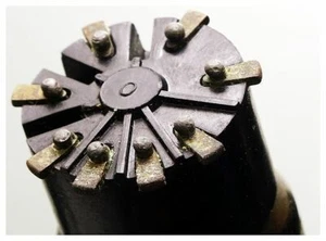 EL2 Pentode. Eine historische Radioröhre von Philips Miniwatt. ID23958 - Picture 1 of 3