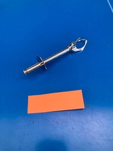 ANCIENNE BEL PINCE A SUCRE OU A GLACONS EN METAL ARGENTE N°13 - Picture 1 of 6