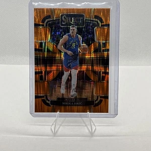 Baloncesto Panini Select naranja Flash Prizms paralelo #32 Nikola Jokic 2023-24 - Imagen 1 de 2