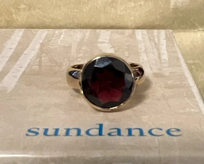 Nuevo con etiquetas Anillo Sundance Catálogo Facetado Redondo Granate Oro Vermeil Talla 7 Foto 1 de 4