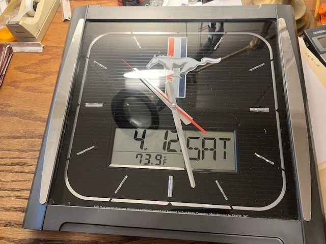 Genuine Ford Mustang Taxor  Wall Clock Analog and digital month day temperature Foto 1 de 4