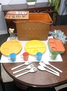 Vtg 1950's Redmon Picnic Basket- Red Diamond Pattern w/Colonial Plastic Dish Set - Picture 1 of 16