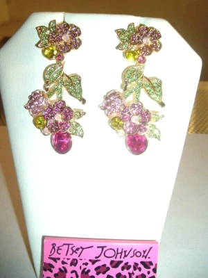 BRINCOS PERFURADOS ROSA+ VERMELHO + VERDE CRISTAL ROSA LONGO PENDURADO Betsey Johnson novo com etiquetas - Imagem 1 de 4