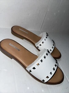 Cushionaire Women’s Slides Size US 8.5 Faux Leather With Studs - Picture 1 of 8