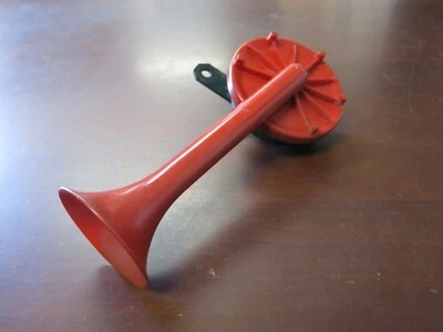 Porsche 911 Banjo Horn Bosch 0321023019 - Image 1 of 4