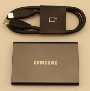 SAMSUNG T7 Portable SSD, 4TB External Solid State Drive, Speeds Up to 1,050MB/s - Photo 1/7