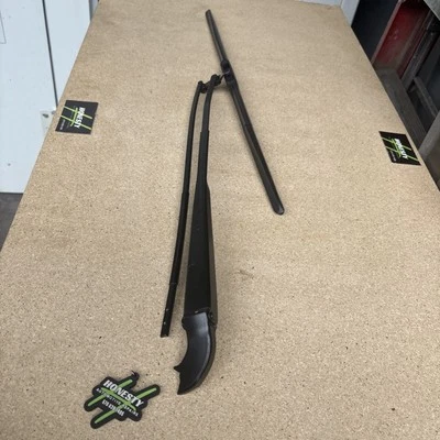 Brazo limpiaparabrisas delantero Ferrari 488 GTB usado OEM - lado derecho (RHD) - dañado Foto 1 de 4