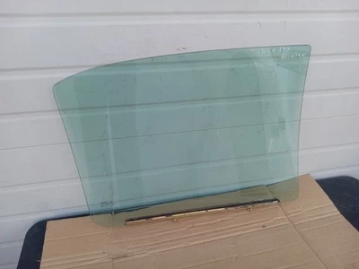 2001 2002 2003 2004 2005 2006 LEXUS LS430 REAR LEFT DOOR GLASS - Image 1 of 4
