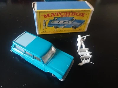 Matchbox #42B Studebaker Lark Wagonaire Dark Blue  Crisp Orig E4 Box - Image 1 of 4