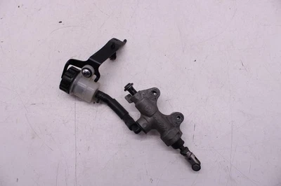 06-20 YAMAHA YZF R6 OEM FRENO TRASERO CILINDRO MAESTRO CON DEPÓSITO Foto 1 de 3