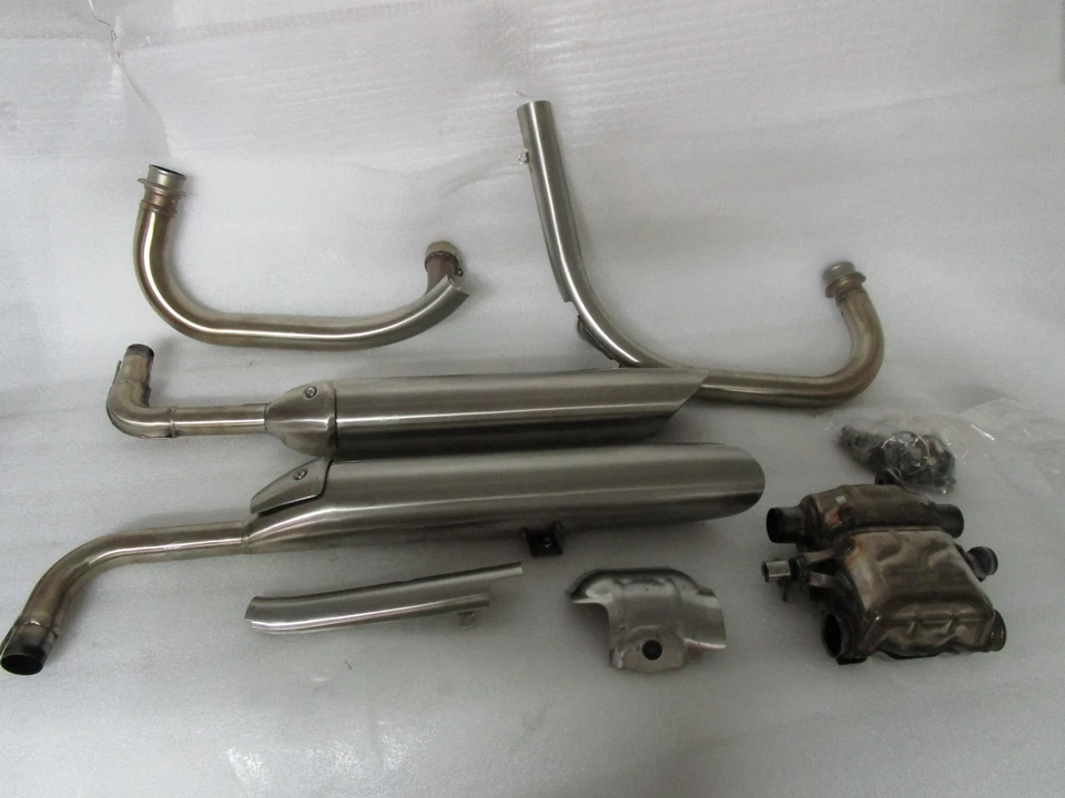 Sistema de escape Triumph Bonneville Bobber 17-22 OEM Foto 1 de 4