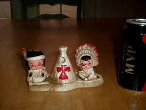 [U.S. OLD WEST] INDIAN CHIEF & SQUAW, Ceramic Salt & Pepper Shakers, VINT #1960s - Picture 1 of 11