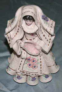 CERAMICA ANTICA SARDA - DONNA CON ABITO TIPICO DI R. CARBONI ELMAS CAGLIARI - Foto 1 di 10