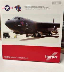 ** HERPA 556972 US AIR FORCE BOEING B52G STRATOFORTRESS L/E 1:200 SCALE ** - Picture 1 of 7
