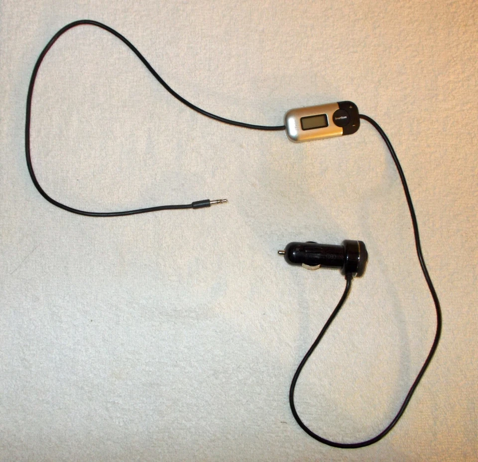 Griffin iTrip Auto Universal Plus FM Transmitter for Portable MP3 Players - Image 1 of 1