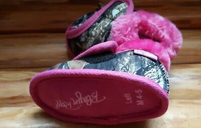 New Blazin Roxx Mossy Oak Toddlers Pink & Camouflage Slippers Easy On - Image 1 of 4