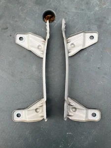 2006 Mercedes W211 E350 Right & Left Fender Mounting Bracket - Foto 1 di 6