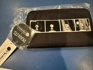 LeSportsac x Peanuts Charlie Brown Classic Lily Wallet in Black Comic Strip - Bild 1 von 8