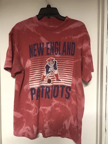 NFL Team Apparel Tie Dye New England Patriots VTG Logo T-Shirt, Men’s L Cover