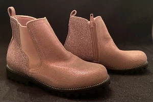 STIVALETTI BAMBINA TAGLIA 11-MAGGIE & ZOE ROSA GLITTER/SCINTILLA-STIVALETTI-Zip laterale-EUC - Foto 1 di 14