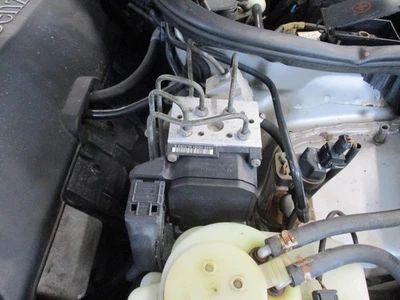 Conjunto de bomba y motor ABS usado se adapta a: Mercedes-benz Mercedes clase e 129 T 2001 Foto 1 de 4