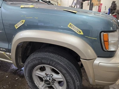 Passenger Fender With Fender Flare Fits 98-02 ISUZU TROOPER 646683 Foto 1 de 4