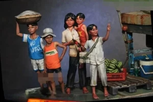 Modellino statuina resina 1/35 kit guerra del Vietnam civile 5 figurine non assemblate non dipinte - Foto 1 di 2