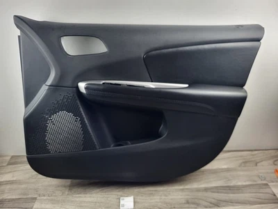 Cubierta del panel de la puerta delantera derecha Dodge Journey 2014 Foto 1 de 4