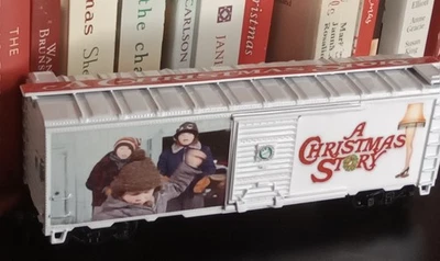 A Christmas Story model train HO scale Athearn boxcars leg lamp red Ryder - Image 1 of 4