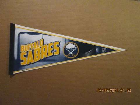 NHL Buffalo Sabres Vintage Circa 1990's Style #4 Team Logo Hockey Pennant Cover