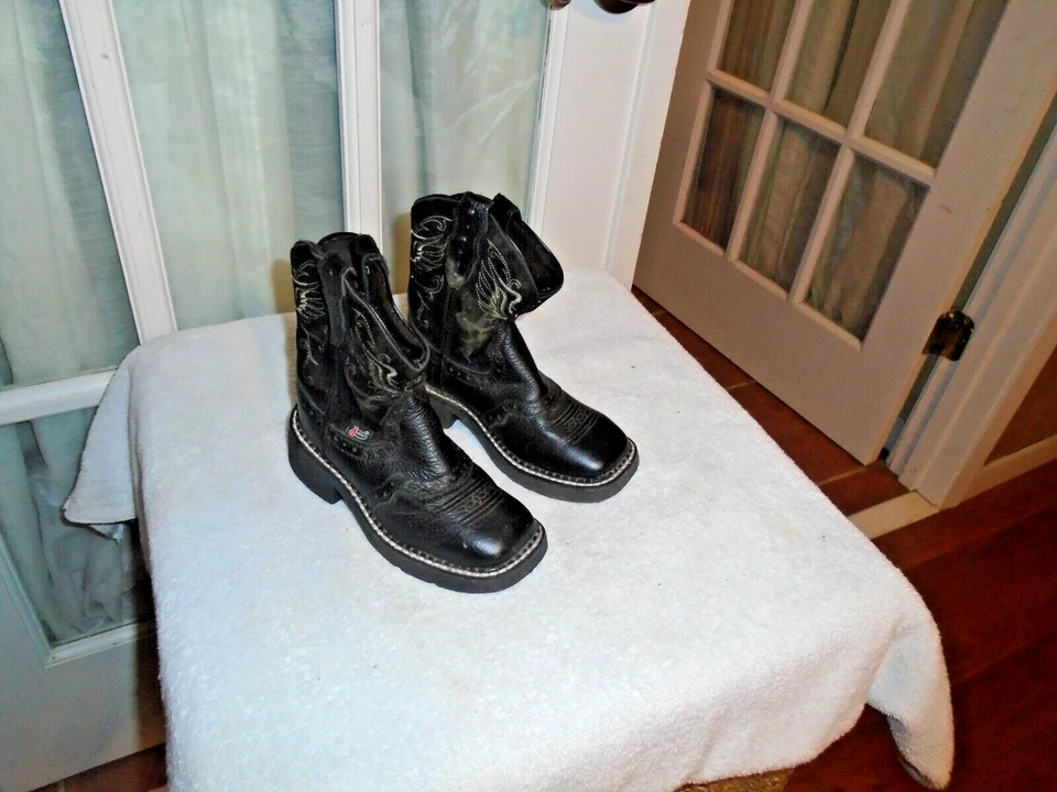 Botas Justin Gitanas Niño Pequeño Talla 8.5 Cuero Negro 9977JR Vaquero Vaquera Puntera Cuadrada Foto 1 de 4