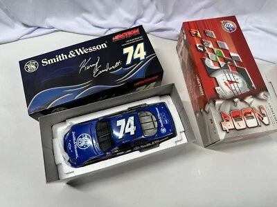 Banco 1/24 Action Kerry Earnhardt Smith & Wesson 2003 #74 Foto 1 de 3