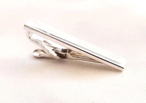 Signed Swank Tie Clasp/ Clip Short Bar Silver Tone Metal Rectangle Engraveable - Picture 1 of 6